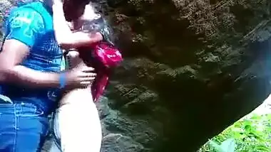 DESI COLLEGE GIRL FUCKED OUTDOOR BY BOYFRIEND