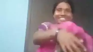 Telugu bhabi open her sare