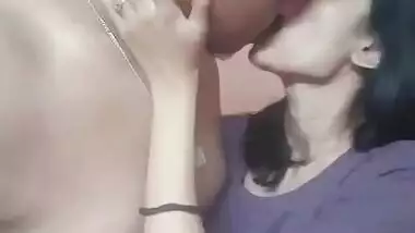 Desi couple very hot kiss