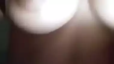 Luscious Bangladeshi chick with amazing XXX tits poses for Desi show