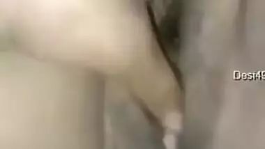 Brave Desi wife lets the man with camera masturbate XXX tunnel